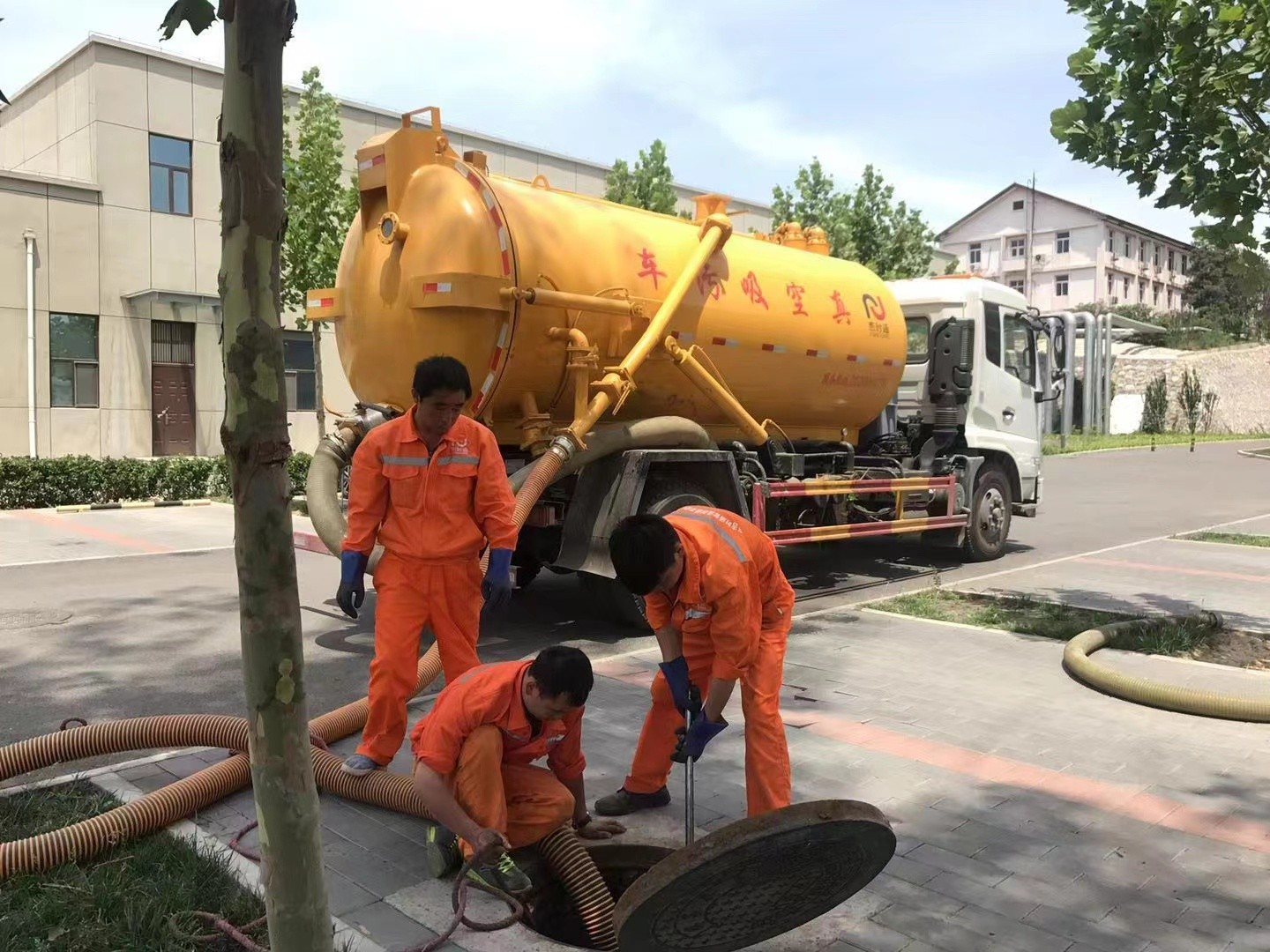 抚顺化粪池清理与5-8吨吸粪车施工效率分析